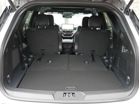 New 2026 Ford Explorer ST-Line w/ ST-Line Street Pack image 27