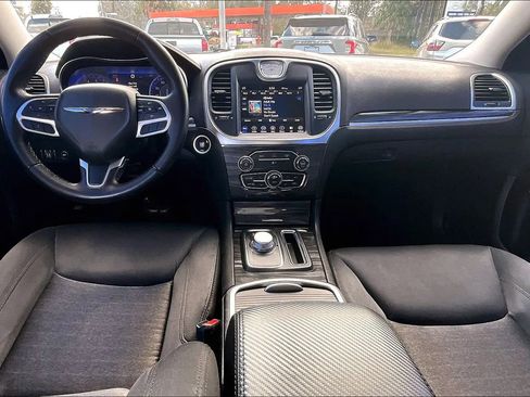 Used 2018 Chrysler 300 Touring w/ Sport Appearance Package image 15