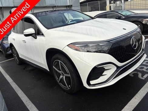 Used 2023 Mercedes-Benz EQS 580 4MATIC SUV image 9