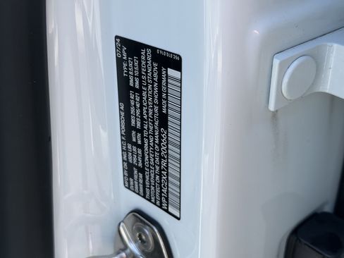 Certified 2024 Porsche Macan Turbo Electric AWD/4WD image 39