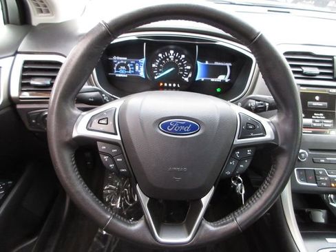 Used 2016 Ford Fusion SE w/ Equipment Group 502A image 14
