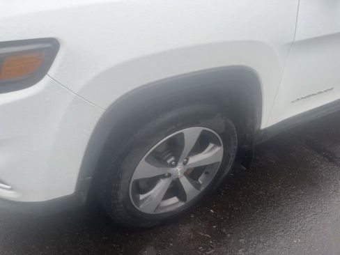 Used 2020 Jeep Cherokee Limited image 10