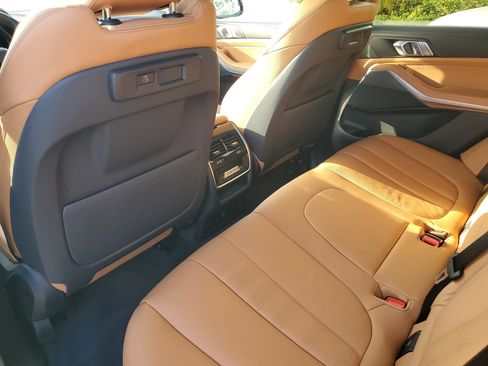 Used 2022 BMW X5 sDrive40i w/ Premium Package image 12