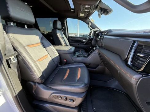 Used 2024 GMC Sierra 2500 AT4 w/ AT4 Preferred Package image 29