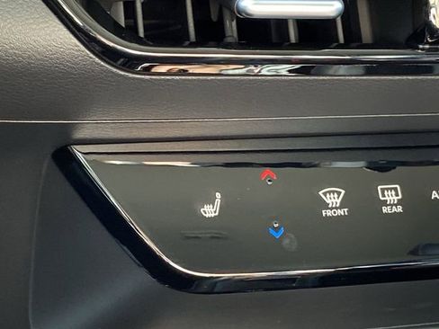 New 2026 Nissan Kicks SR w/ Cold Weather Package image 7