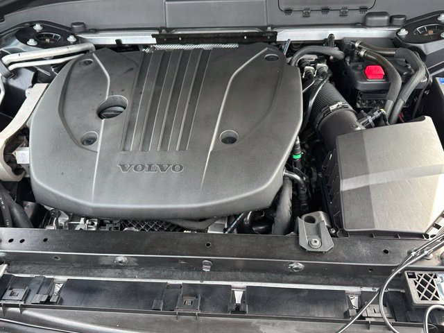Used 2024 Volvo XC60 B5 Plus w/ Protection Package Premier AWD/4WD image 9