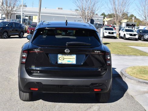 New 2026 Nissan Kicks SV w/ SV Premium Package image 6