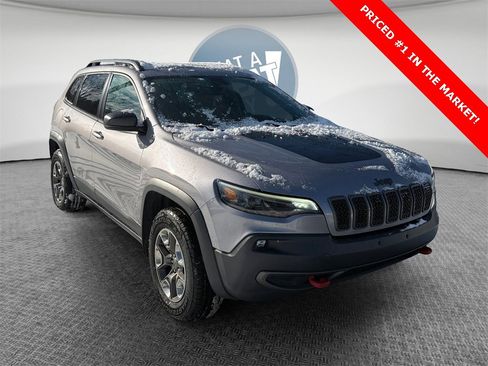Used 2019 Jeep Cherokee Trailhawk image 1