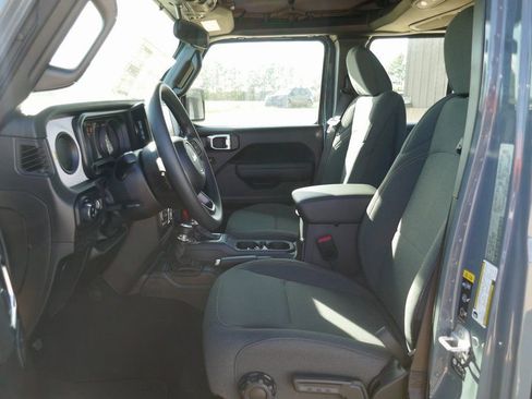 New 2026 Jeep Gladiator Sport AWD/4WD image 17
