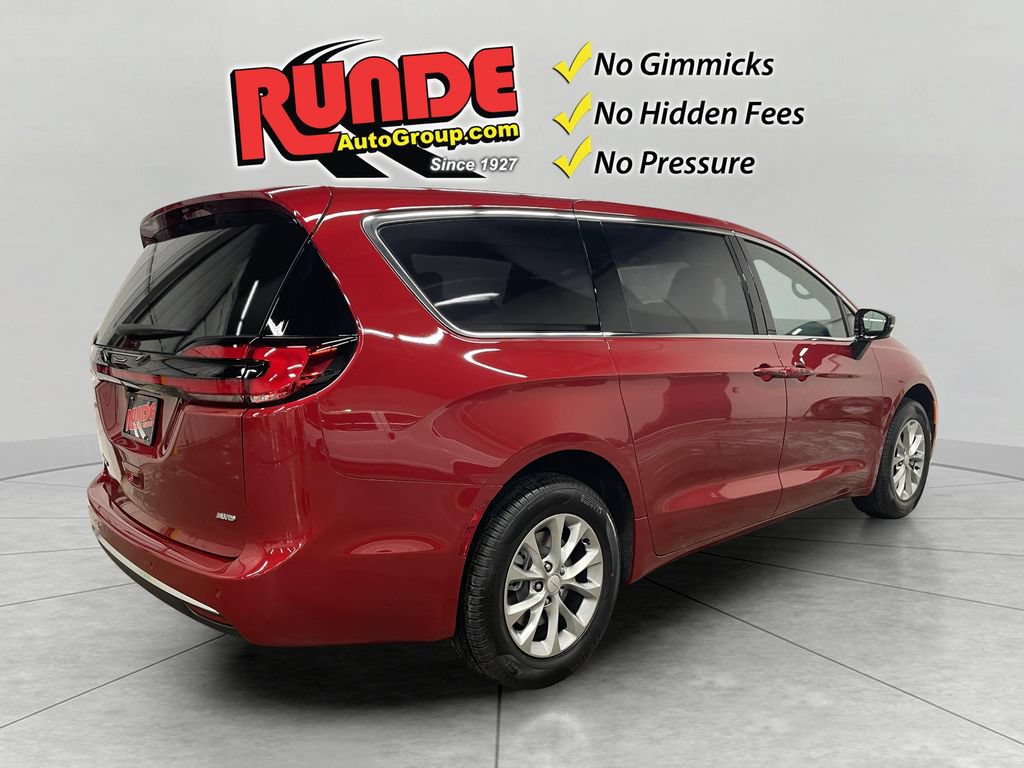 New 2027 Chrysler Pacifica Select w/ Family Tech Group AWD/4WD image 5