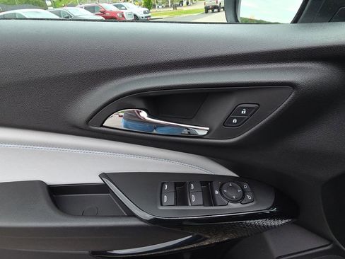 New 2026 Chevrolet Trax LT w/ Sunroof Package FWD image 13