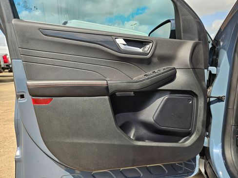 Used 2025 Ford Escape ST-Line w/ Equipment Group 301A image 13