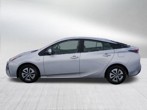 Used 2017 Toyota Prius Two image 4