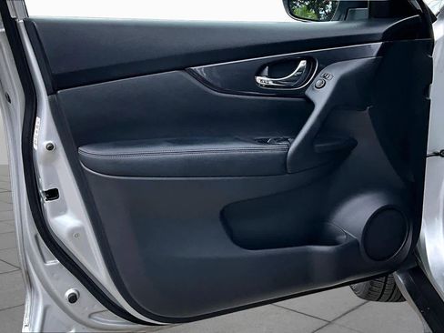 Used 2020 Nissan Rogue SV AWD/4WD image 26