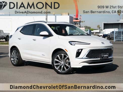 Used 2025 Buick Encore GX Avenir w/ Avenir Technology Package image 1