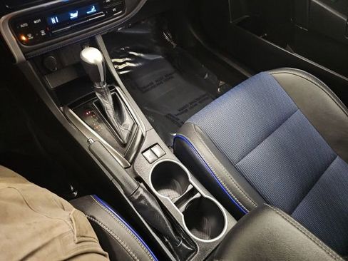 Used 2018 Toyota Corolla SE image 21