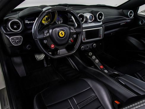 Certified 2017 Ferrari California T image 37