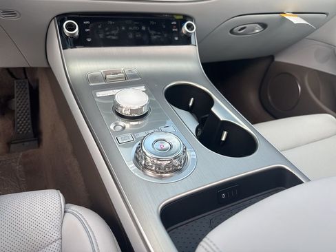 New 2026 Genesis GV70 2.5T Advanced image 21