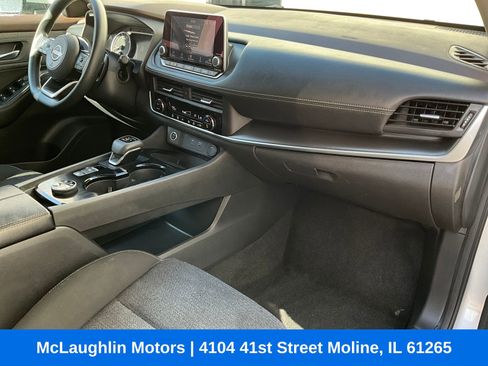 Used 2023 Nissan Rogue SV AWD/4WD image 9