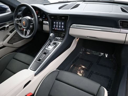 Certified 2018 Porsche 911 Carrera RWD image 33