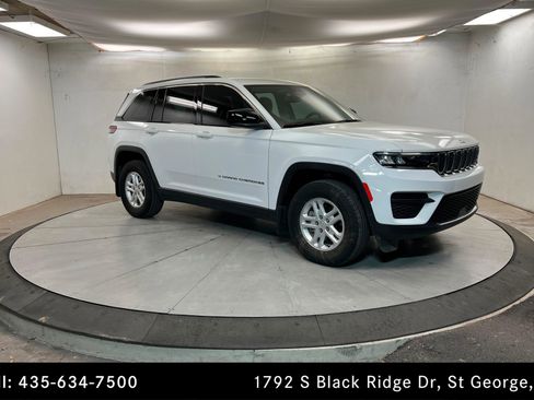 Used 2023 Jeep Grand Cherokee Laredo w/ Luxury Tech Group I image 7