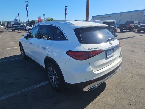 Used 2024 Mercedes-Benz GLC 300 w/ Winter Package image 6