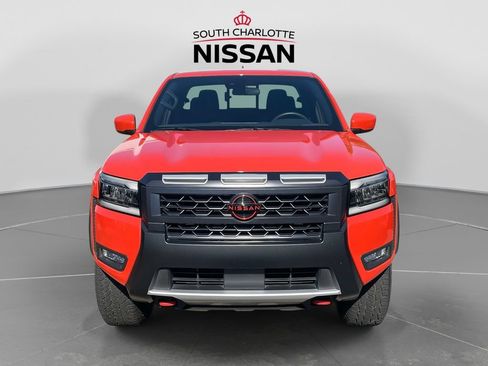 Used 2025 Nissan Frontier PRO-4X AWD/4WD image 2