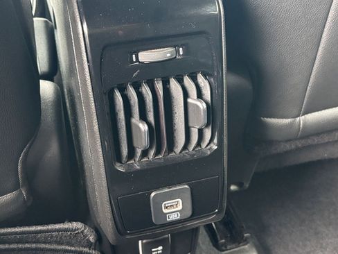 Used 2025 Jeep Compass Limited AWD/4WD image 21