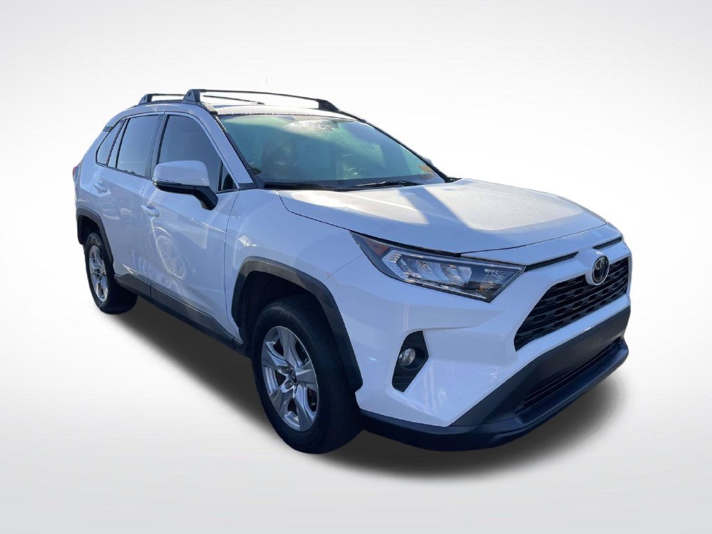 Used 2020 Toyota RAV4 XLE w/ Convenience Package FWD image 1