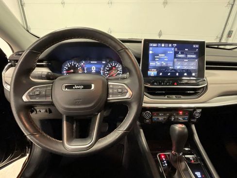 Used 2022 Jeep Compass Limited image 35
