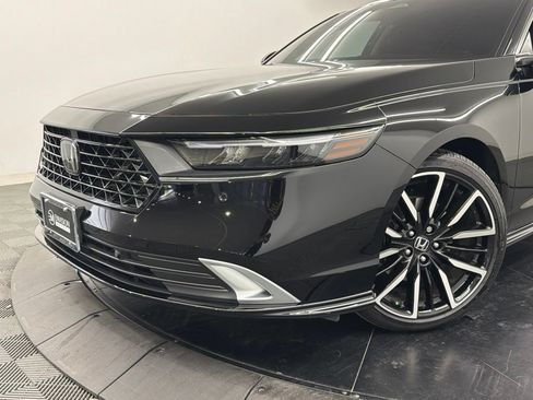 Used 2025 Honda Accord Touring image 4