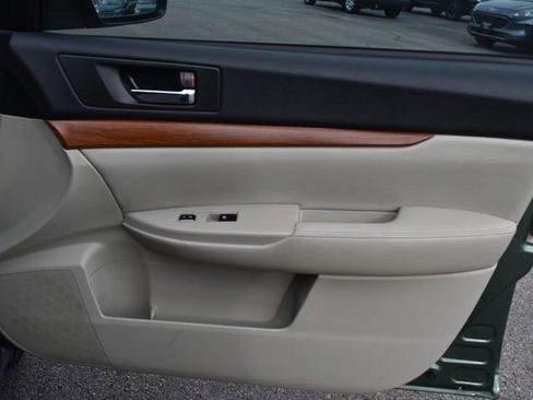 Used 2013 Subaru Outback 2.5i Limited w/ Moonroof Pkg AWD/4WD image 41