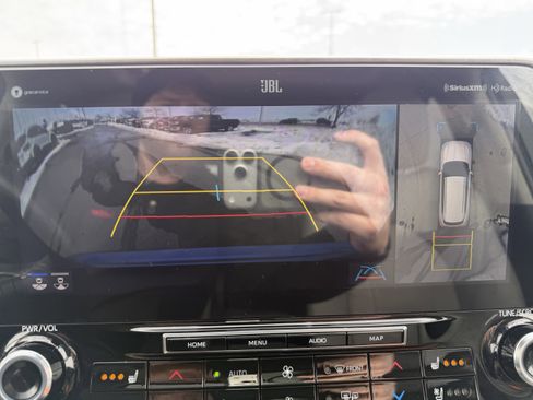 Used 2020 Toyota Highlander Limited image 23