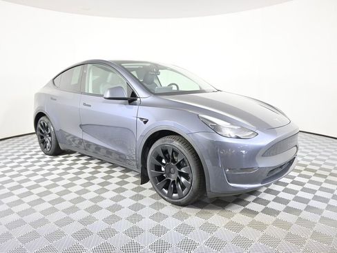 Used 2023 Tesla Model Y Long Range AWD/4WD image 9