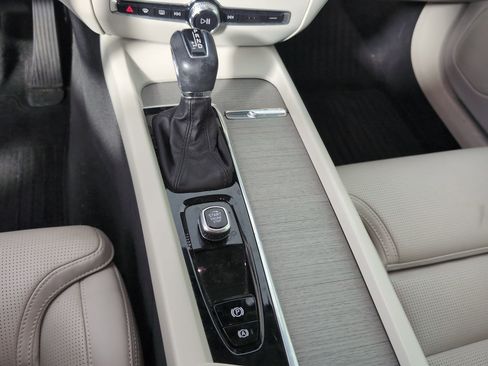 Used 2022 Volvo V60 T5 Cross Country w/ Advanced Package image 15