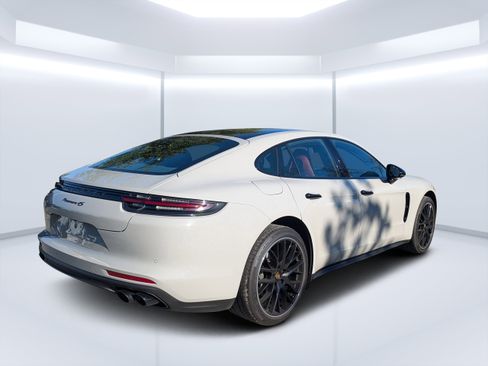 Used 2018 Porsche Panamera 4S image 6