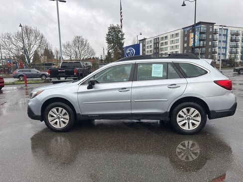 Used 2018 Subaru Outback 2.5i image 2
