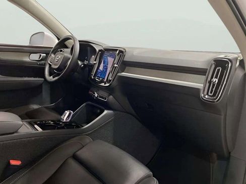 Used 2025 Volvo XC40 B5 Plus image 75