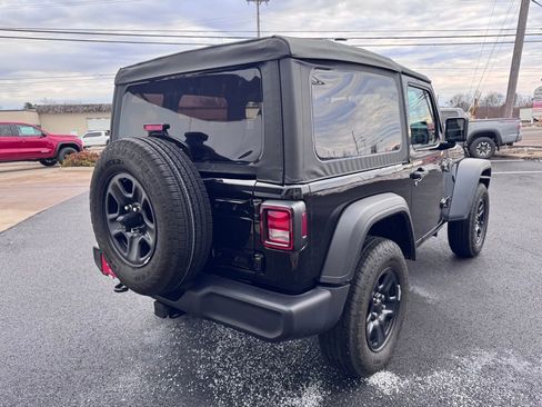 Used 2025 Jeep Wrangler Sport image 7