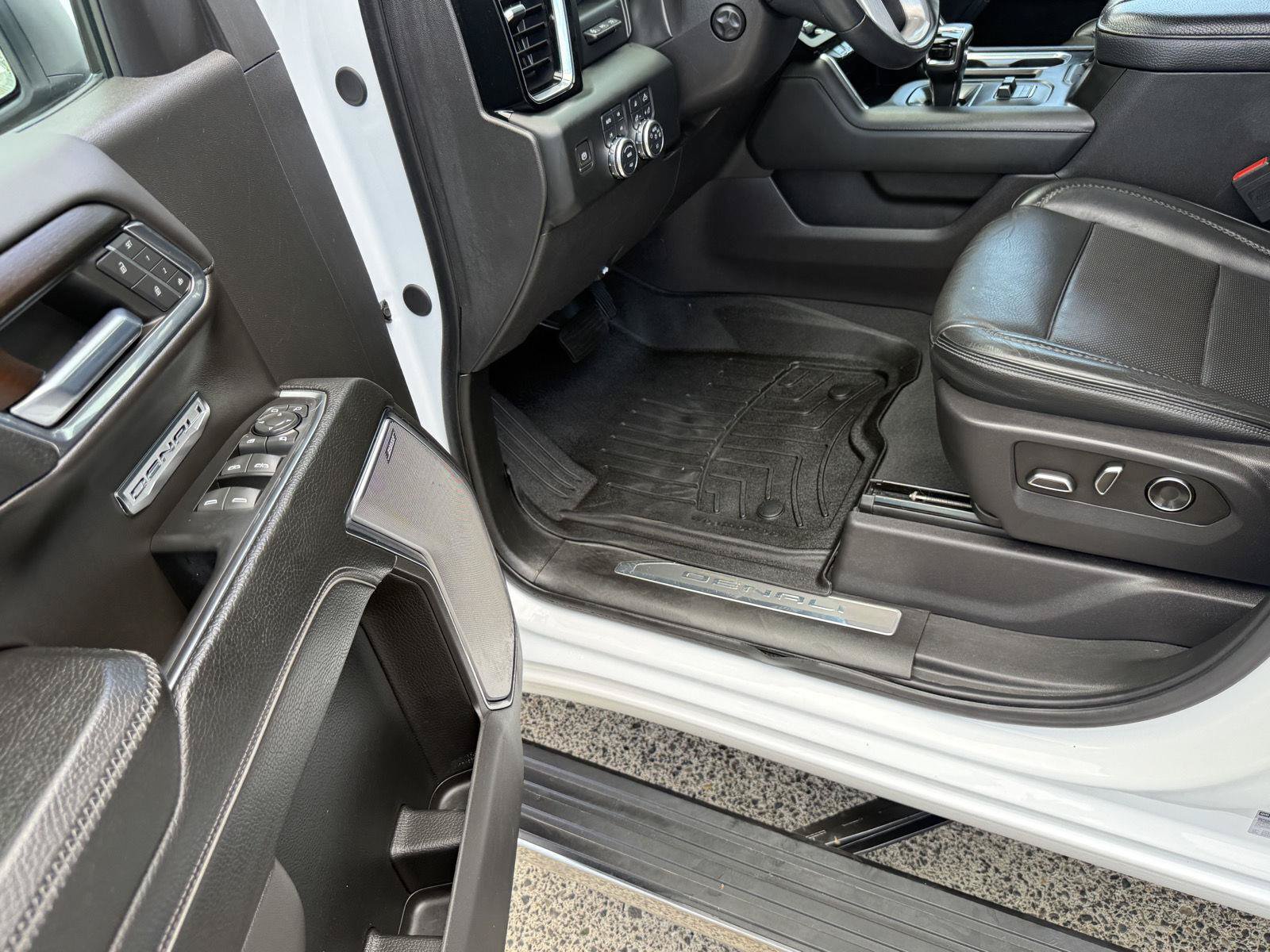Used 2024 GMC Sierra 1500 Denali AWD/4WD image 14