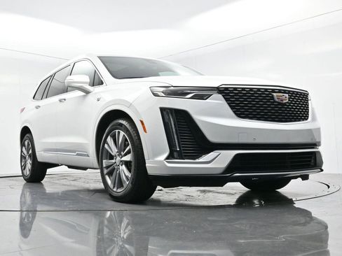 Used 2025 Cadillac XT6 Premium Luxury image 50
