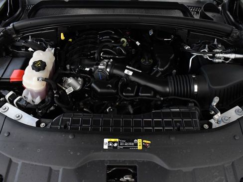 Used 2024 Jeep Grand Cherokee Laredo X image 40