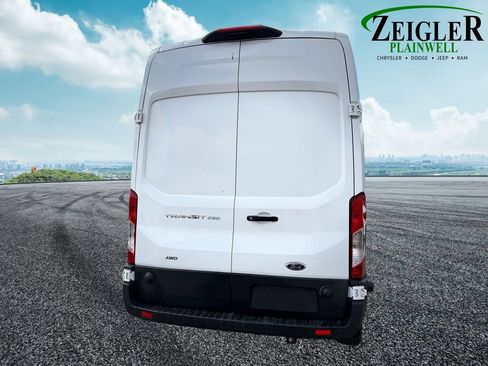 Used 2025 Ford Transit 250 148 High Roof AWD image 5