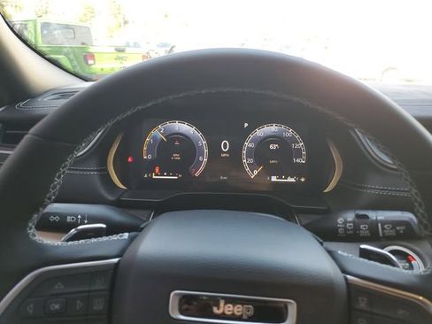 New 2025 Jeep Grand Cherokee Limited image 8