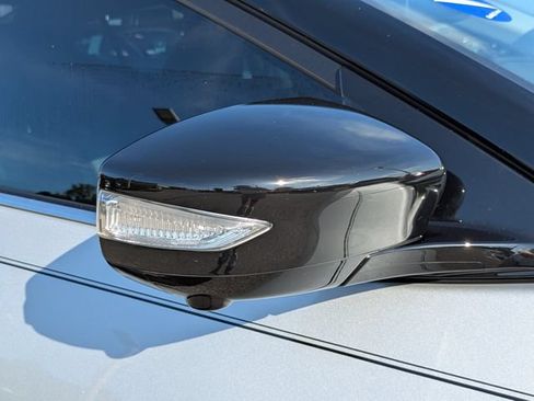 Used 2018 Nissan Maxima Platinum w/ Interior Lighting Package FWD image 12