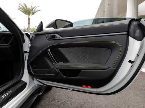 Used 2025 Porsche 911 GT3 RS image 64