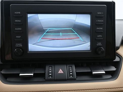 Used 2019 Toyota RAV4 XLE Premium image 35