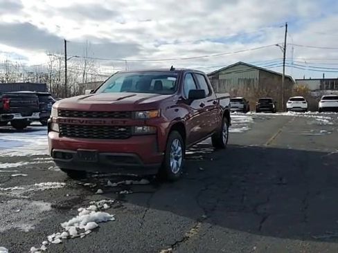 Used 2020 Chevrolet Silverado 1500 Custom w/ Custom Value Package image 3
