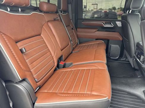 Used 2024 GMC Sierra 2500 Denali Ultimate image 12