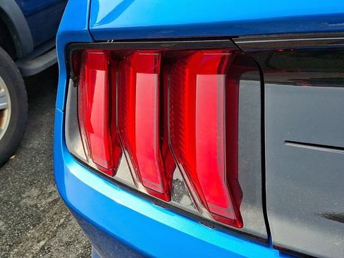 Used 2021 Ford Mustang Coupe RWD image 10